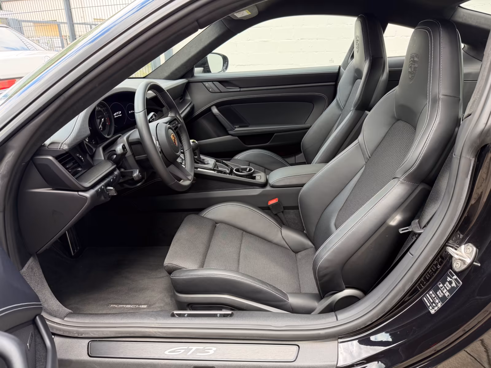Porsche Gebrauchtwagenangebot PORSCHE 992 GT3 TOURING - 1. HAND