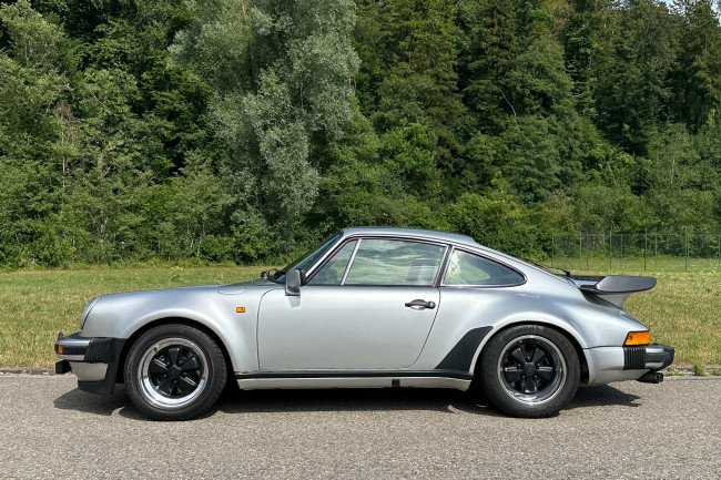 Porsche Gebrauchtwagenangebot PORSCHE 911 (930) TURBO COUPE IN SILBERMETALLIC