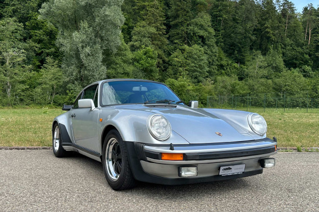 Porsche Gebrauchtwagenangebot PORSCHE 911 (930) TURBO COUPE IN SILBERMETALLIC
