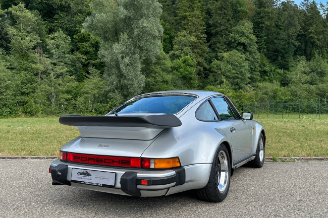 Porsche Gebrauchtwagenangebot PORSCHE 911 (930) TURBO COUPE IN SILBERMETALLIC