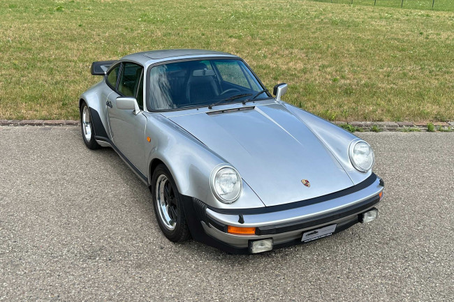 Porsche Gebrauchtwagenangebot PORSCHE 911 (930) TURBO COUPE IN SILBERMETALLIC