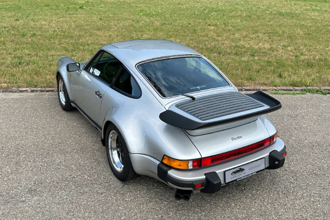 Porsche Gebrauchtwagenangebot PORSCHE 911 (930) TURBO COUPE IN SILBERMETALLIC