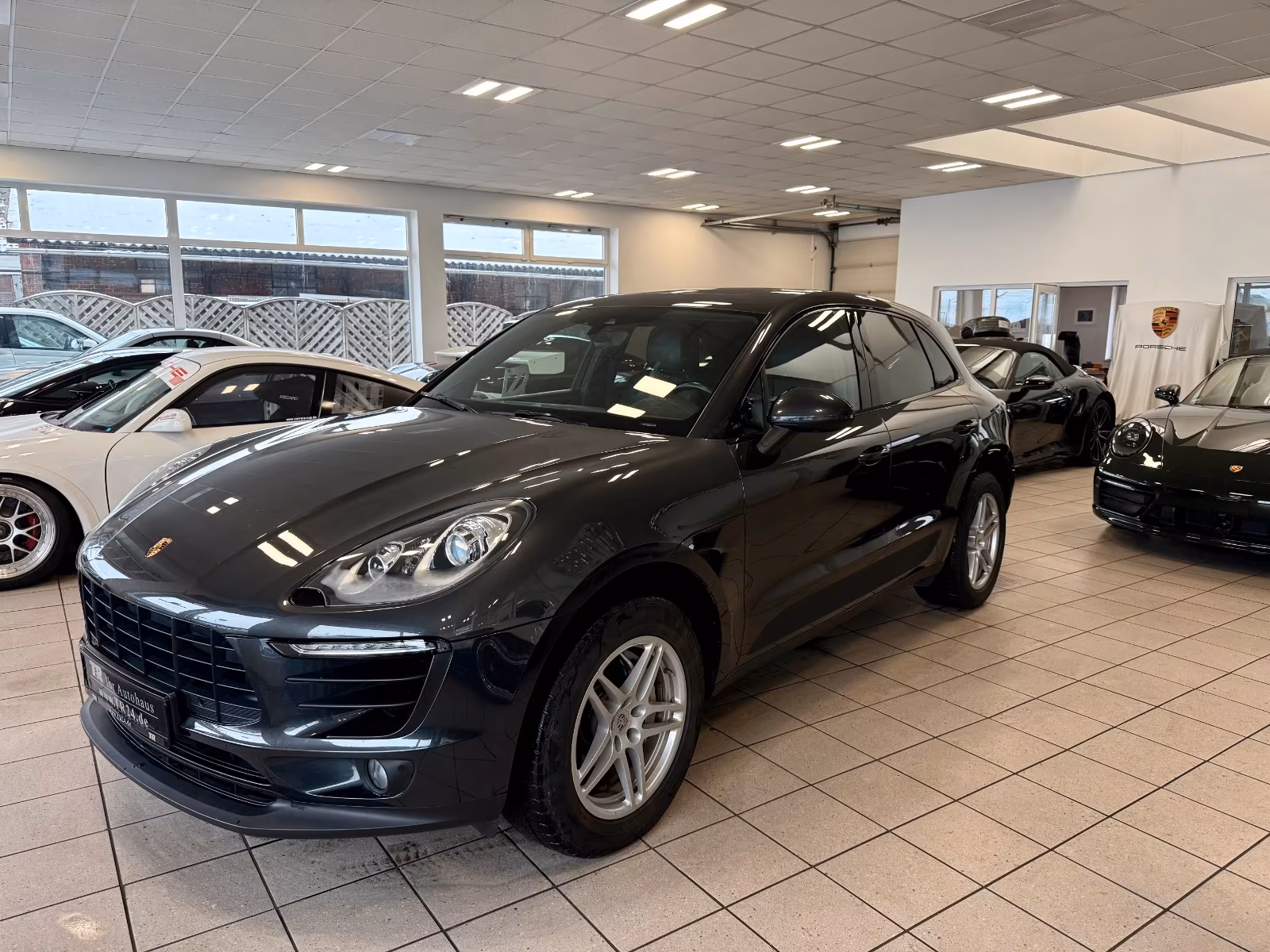 Porsche Gebrauchtwagenangebot PORSCHE MACAN S IN VULKANGRAU - 2. HAND