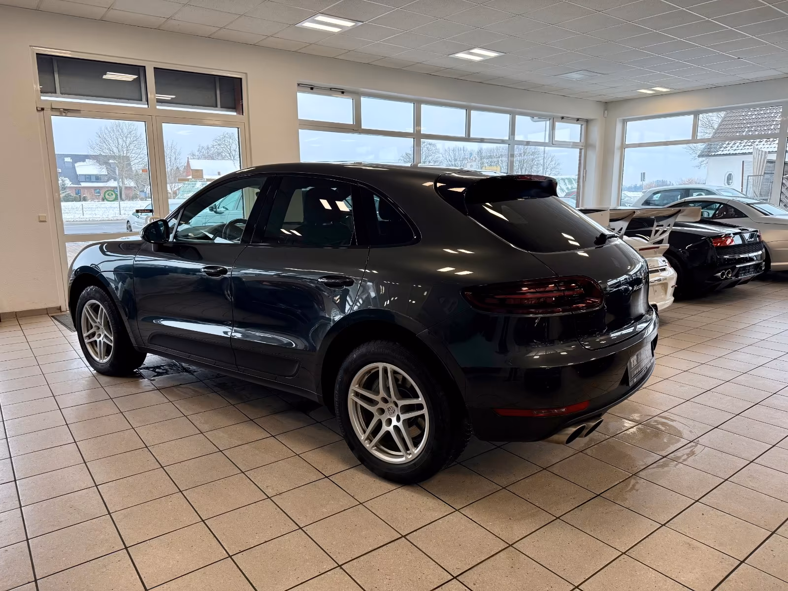 Porsche Gebrauchtwagenangebot PORSCHE MACAN S IN VULKANGRAU - 2. HAND