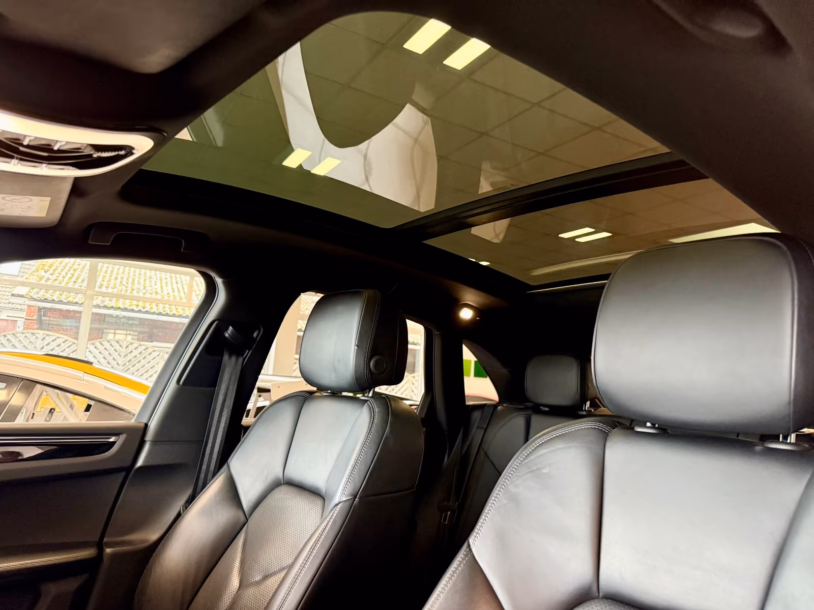 Porsche Gebrauchtwagenangebot PORSCHE MACAN S IN VULKANGRAU - 2. HAND