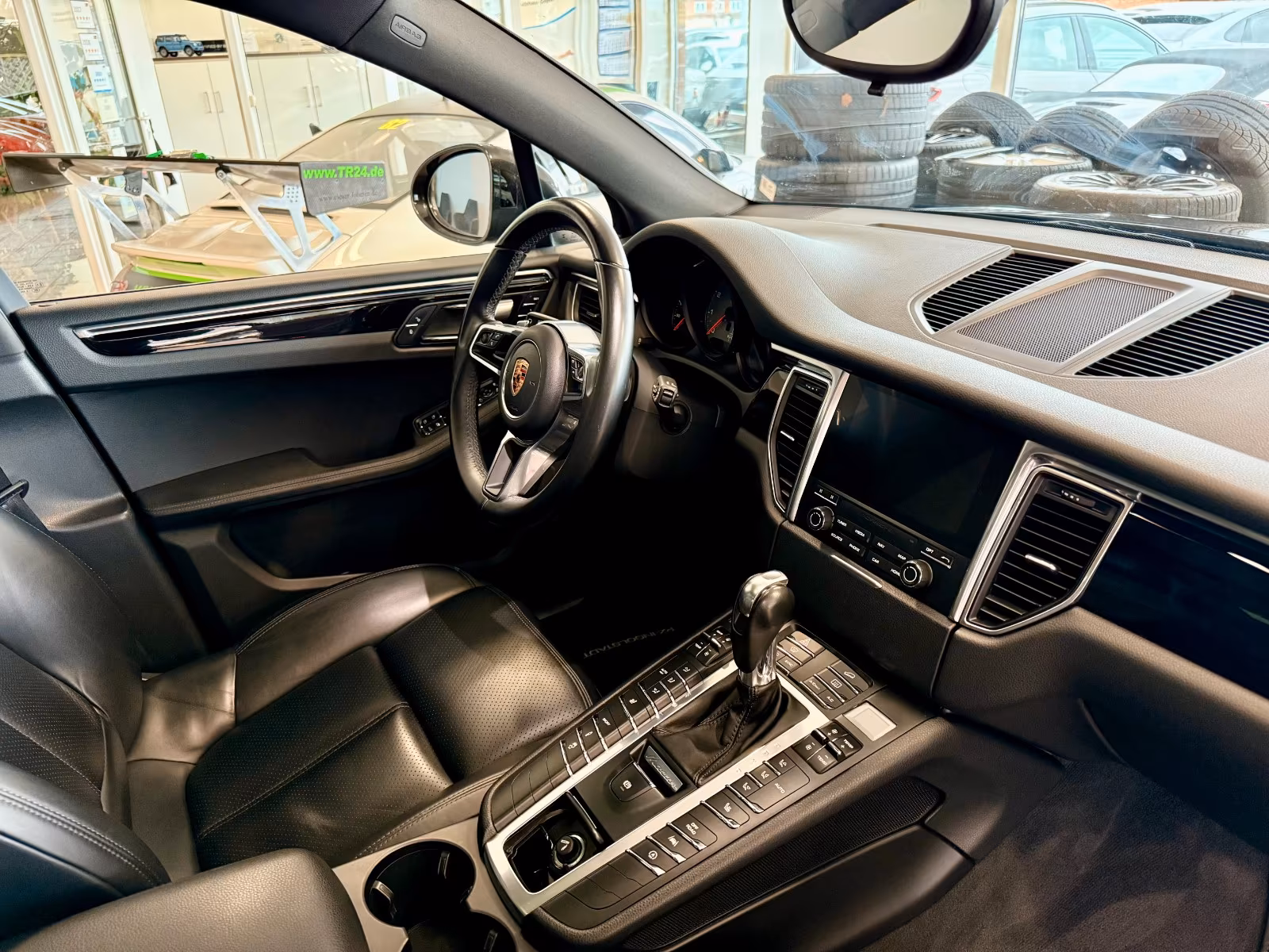 Porsche Gebrauchtwagenangebot PORSCHE MACAN S IN VULKANGRAU - 2. HAND