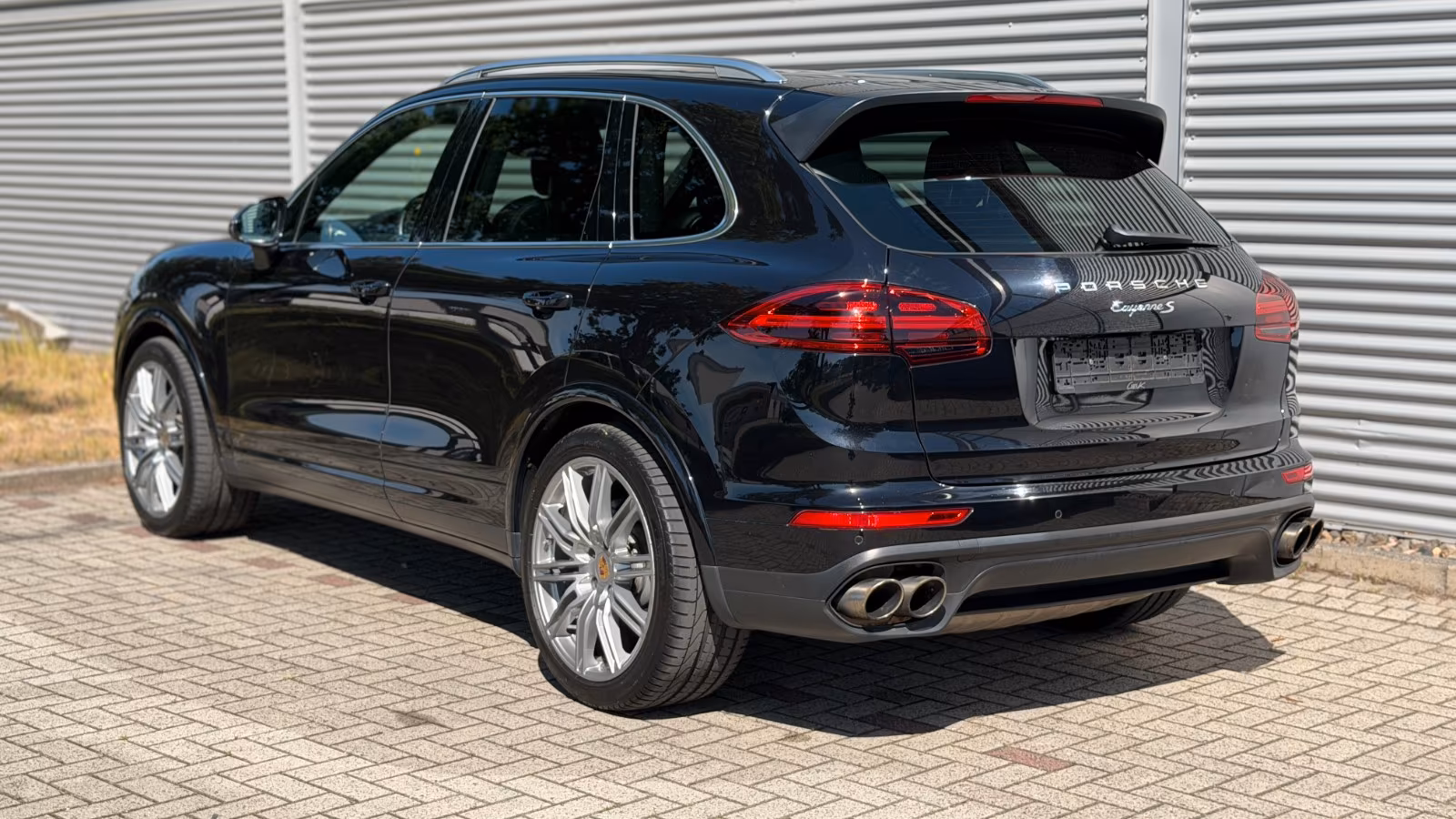 Porsche Gebrauchtwagenangebot PORSCHE CAYENNE S IN TIEFSCHWARZ - 2. HAND