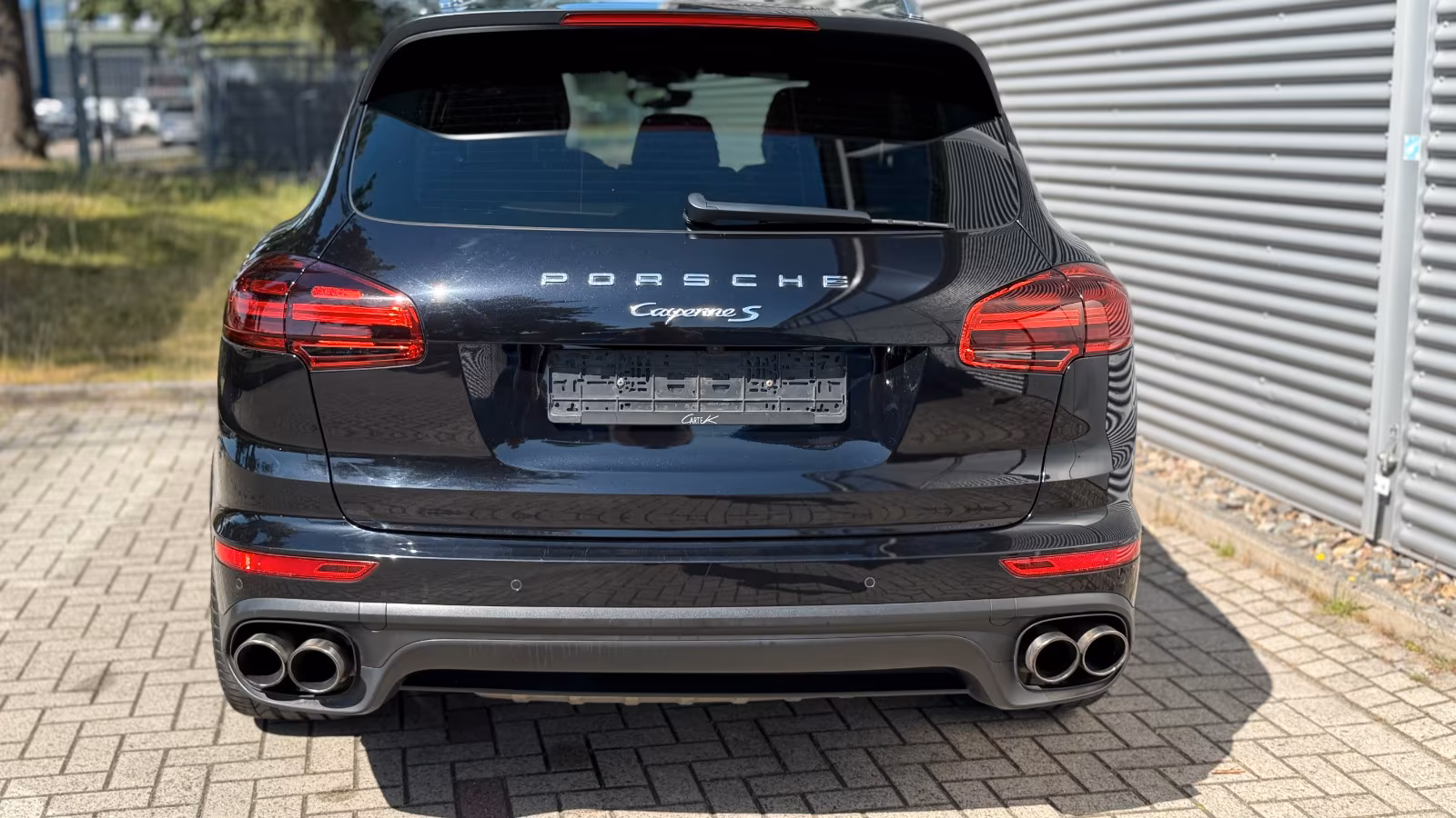 Porsche Gebrauchtwagenangebot PORSCHE CAYENNE S IN TIEFSCHWARZ - 2. HAND