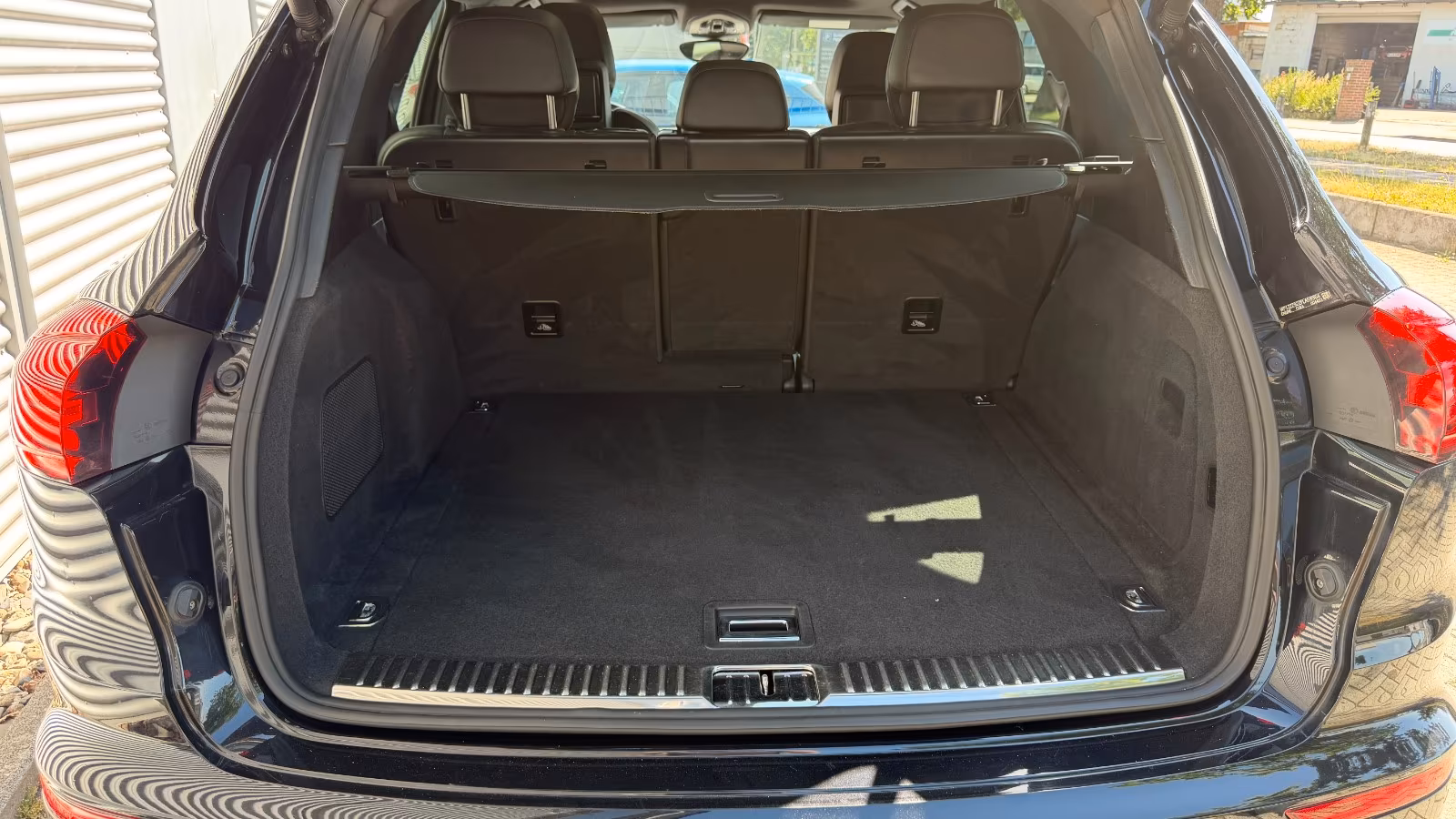 Porsche Gebrauchtwagenangebot PORSCHE CAYENNE S IN TIEFSCHWARZ - 2. HAND