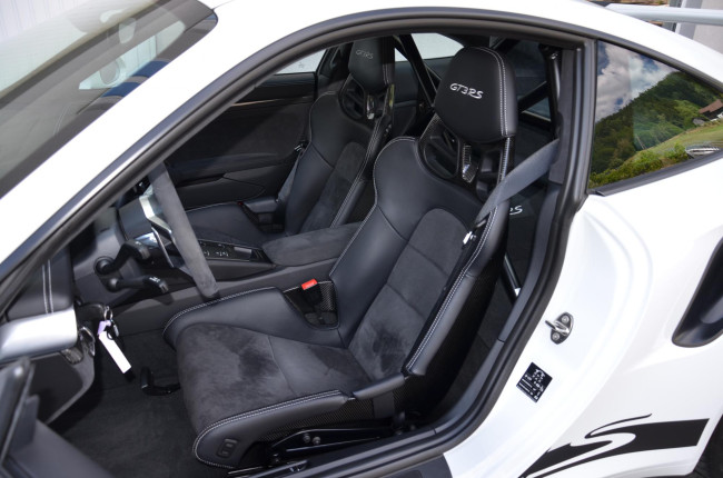 Porsche Gebrauchtwagenangebot PORSCHE 991 GT3 RS IN WEISS - 2. HAND