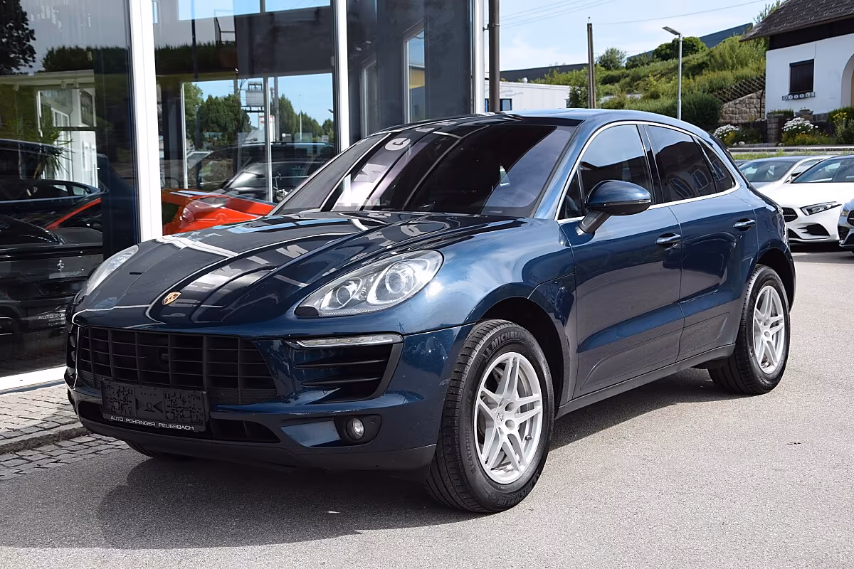 PORSCHE MACAN 3.0L S DIESEL IN DUNKELBLAU