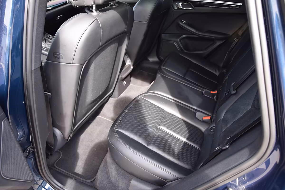 Porsche Gebrauchtwagenangebot PORSCHE MACAN 3.0L S DIESEL IN DUNKELBLAU