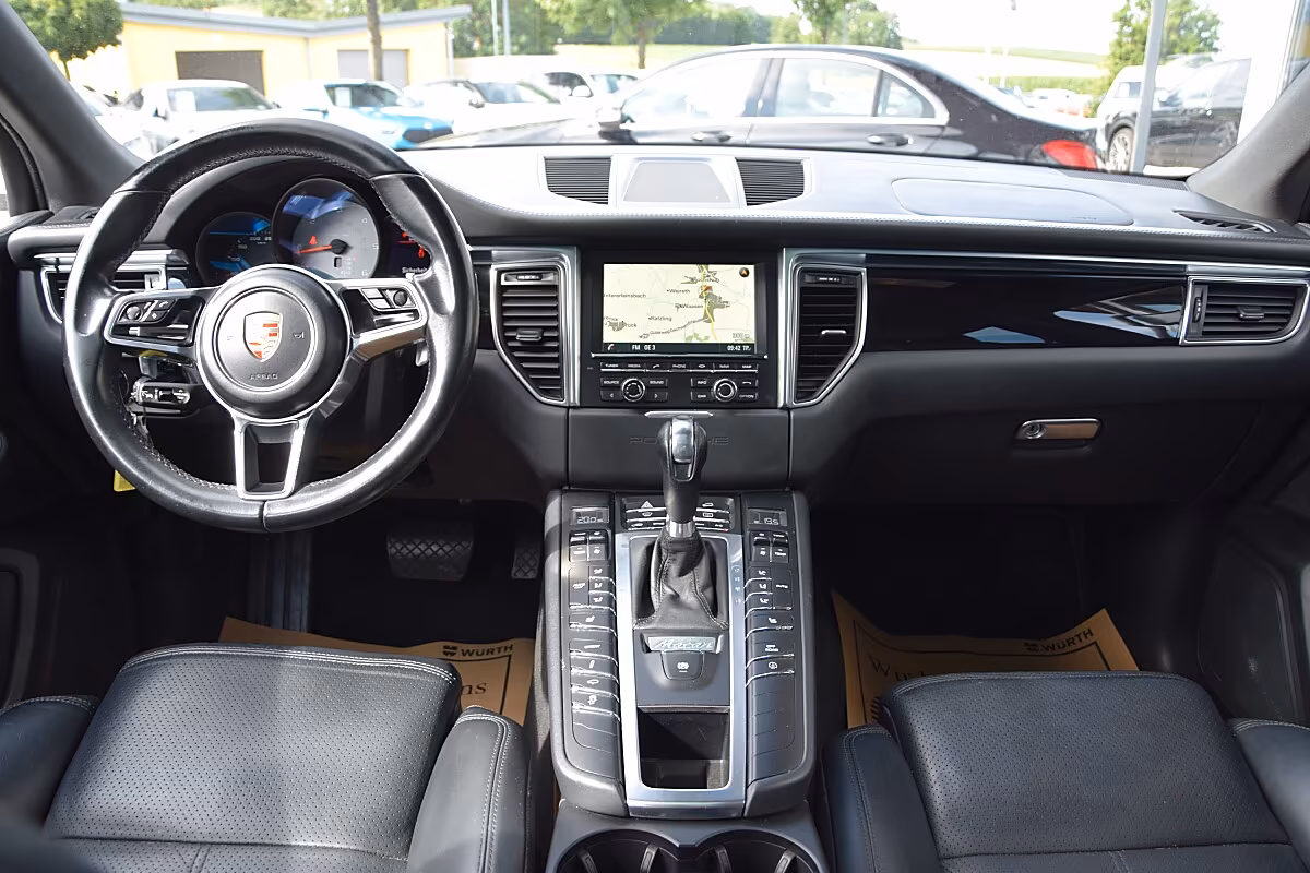 Porsche Gebrauchtwagenangebot PORSCHE MACAN 3.0L S DIESEL IN DUNKELBLAU