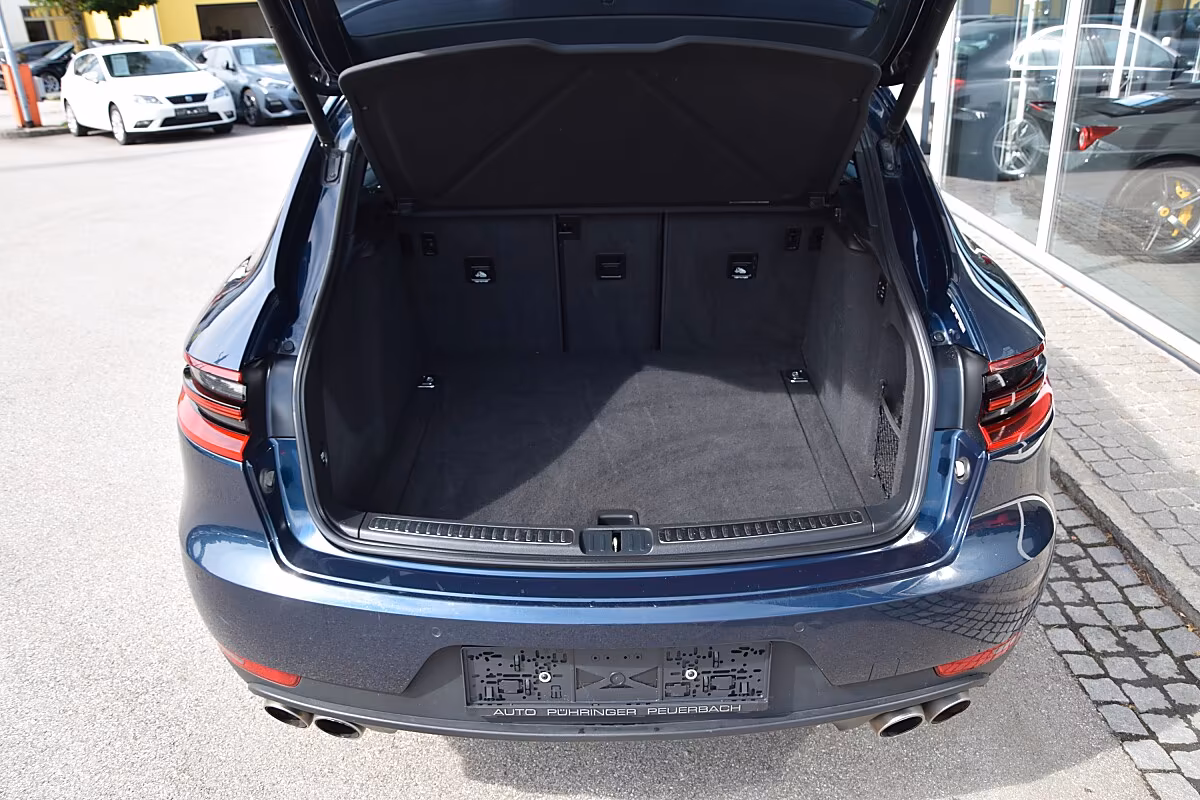 Porsche Gebrauchtwagenangebot PORSCHE MACAN 3.0L S DIESEL IN DUNKELBLAU