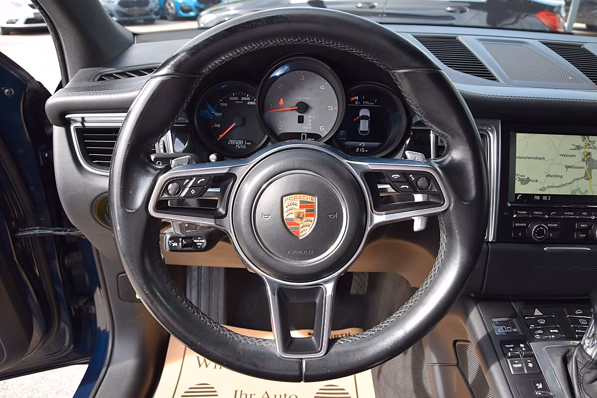 Porsche Gebrauchtwagenangebot PORSCHE MACAN 3.0L S DIESEL IN DUNKELBLAU