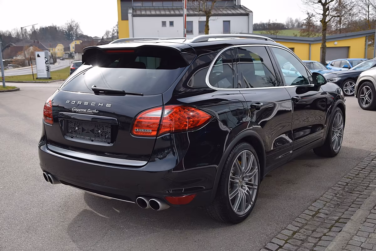 Porsche Gebrauchtwagenangebot PORSCHE CAYENNE II TURBO - SCHWARZ, SCHIEBEDACH