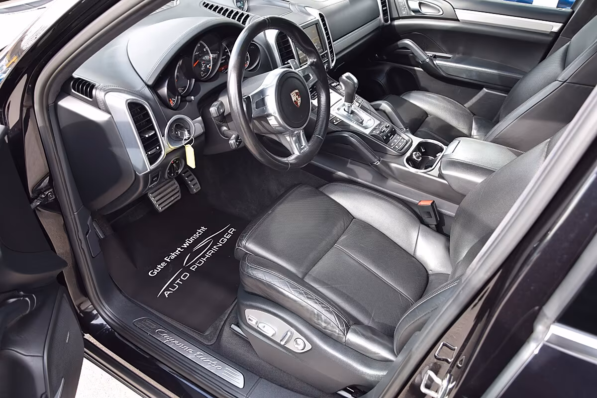 Porsche Gebrauchtwagenangebot PORSCHE CAYENNE II TURBO - SCHWARZ, SCHIEBEDACH