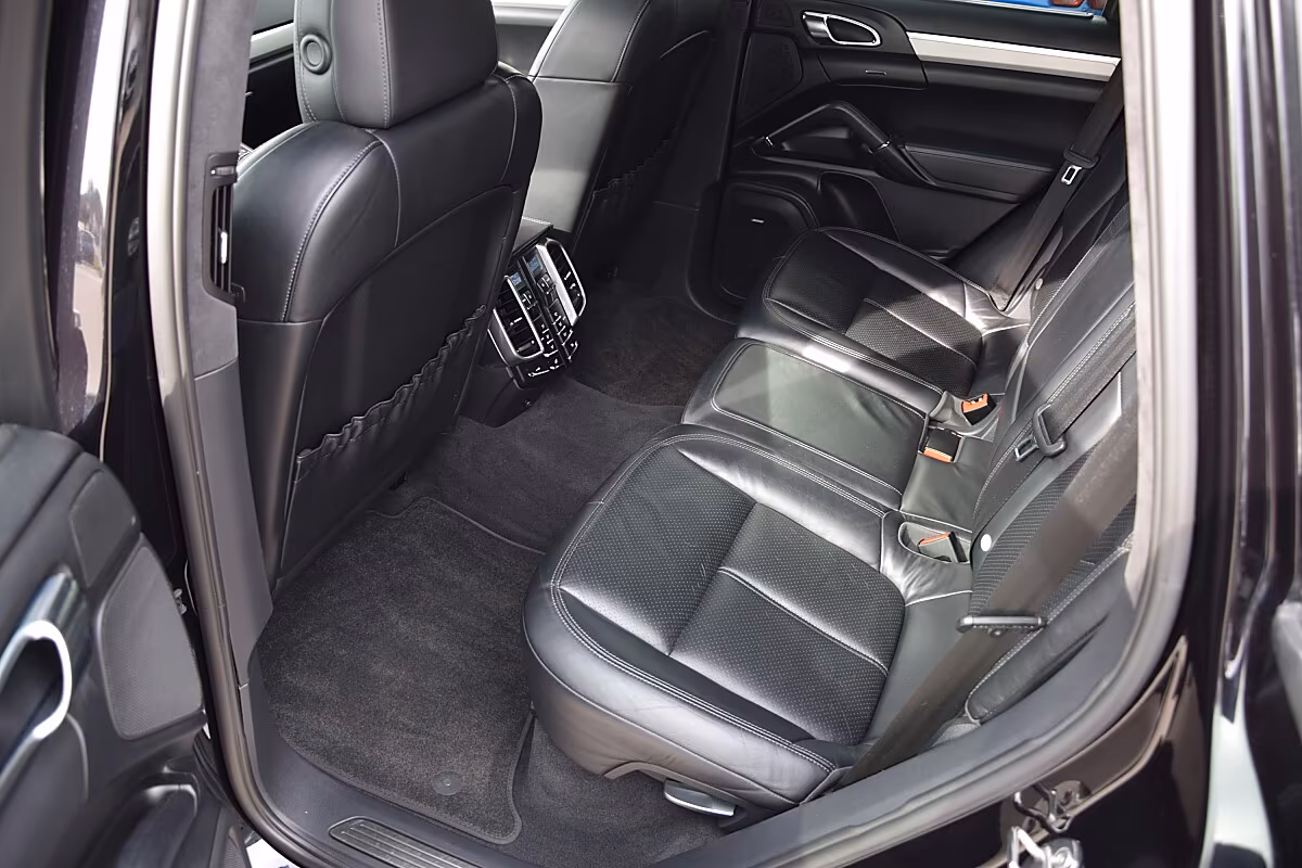 Porsche Gebrauchtwagenangebot PORSCHE CAYENNE II TURBO - SCHWARZ, SCHIEBEDACH