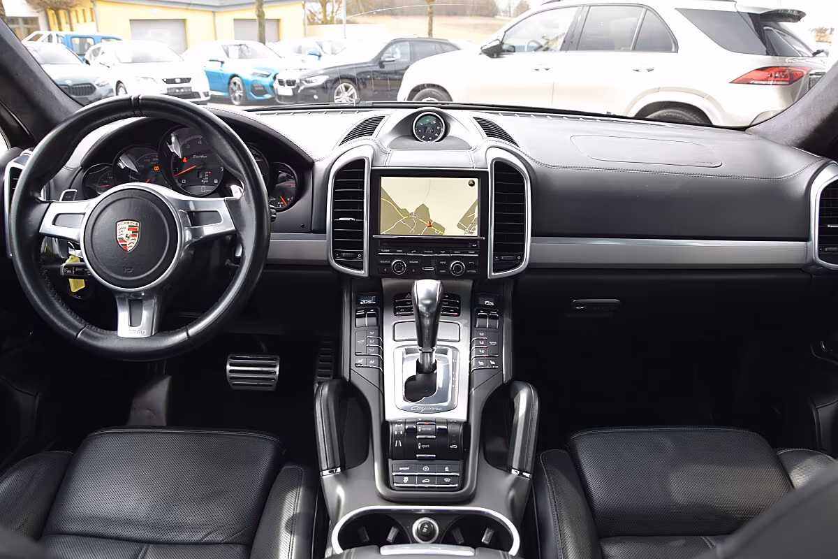 Porsche Gebrauchtwagenangebot PORSCHE CAYENNE II TURBO - SCHWARZ, SCHIEBEDACH