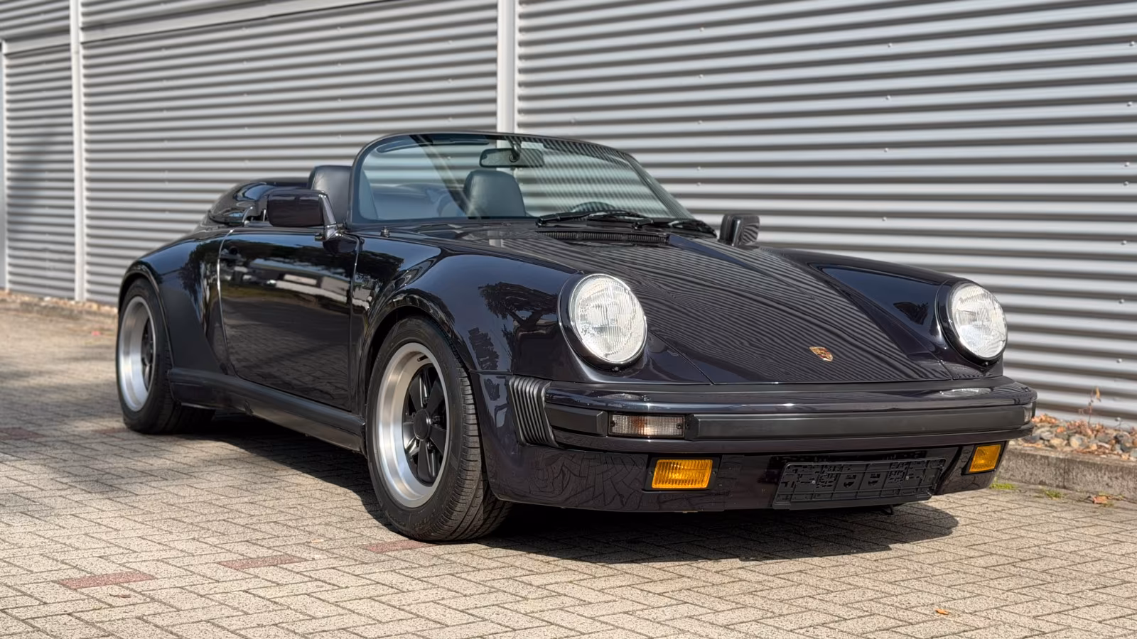 PORSCHE 911 3.2L CARRERA CABRIOLET WTL - DUNKELBLAU