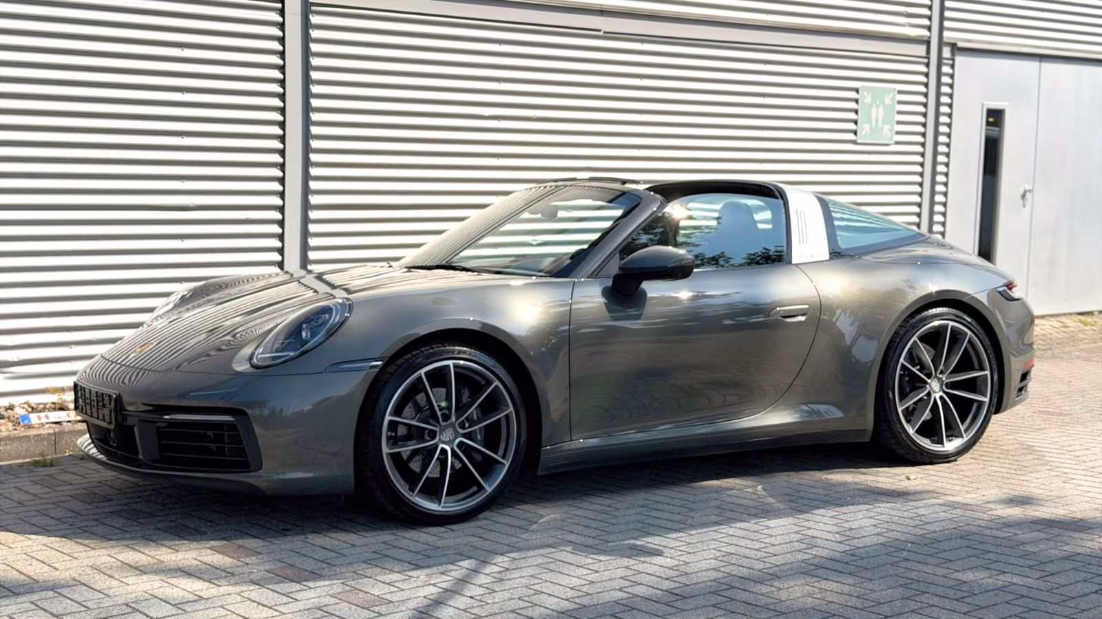 Porsche Gebrauchtwagenangebot PORSCHE 992 CARRERA 4 TARGA - 2 VORBESITZER