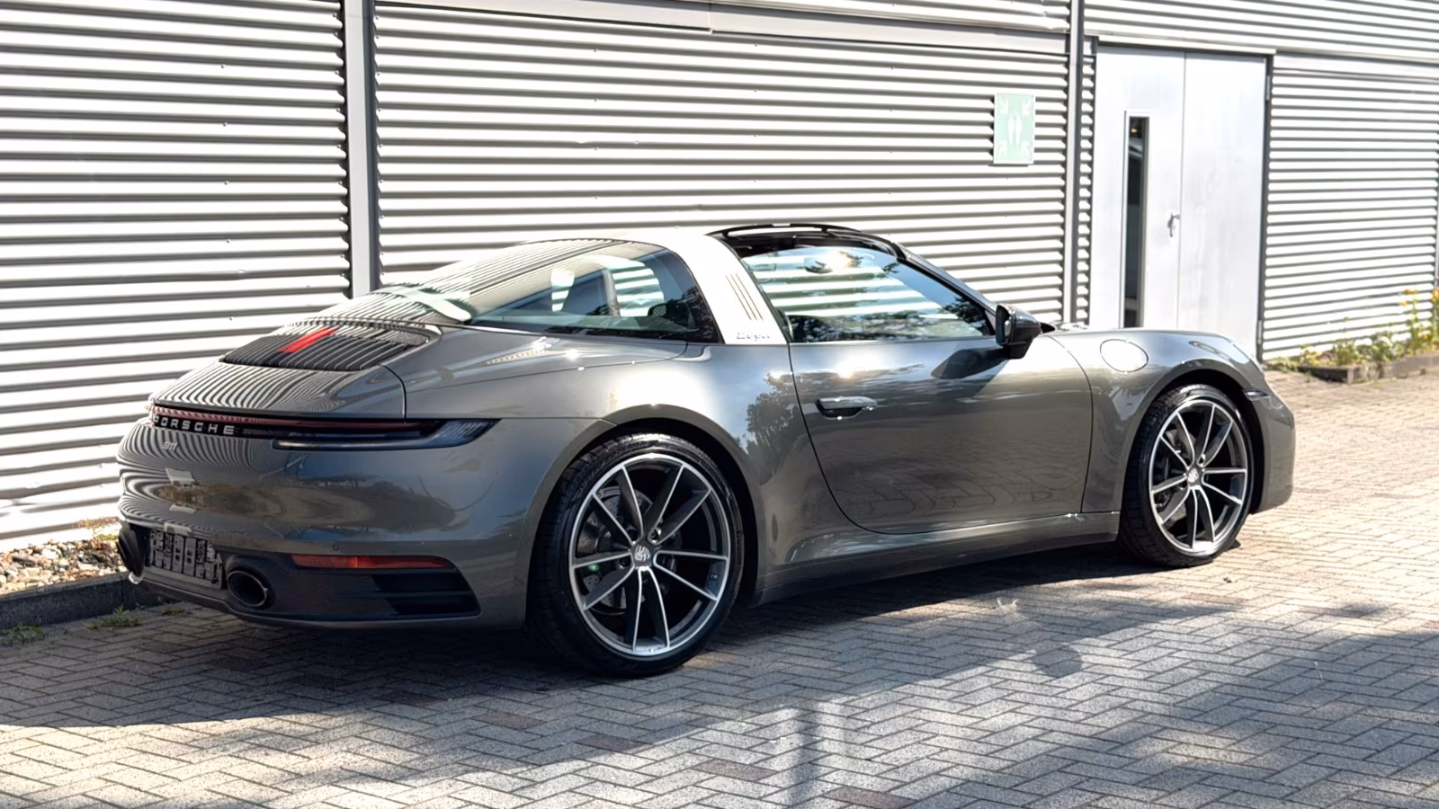 Porsche Gebrauchtwagenangebot PORSCHE 992 CARRERA 4 TARGA - 2 VORBESITZER