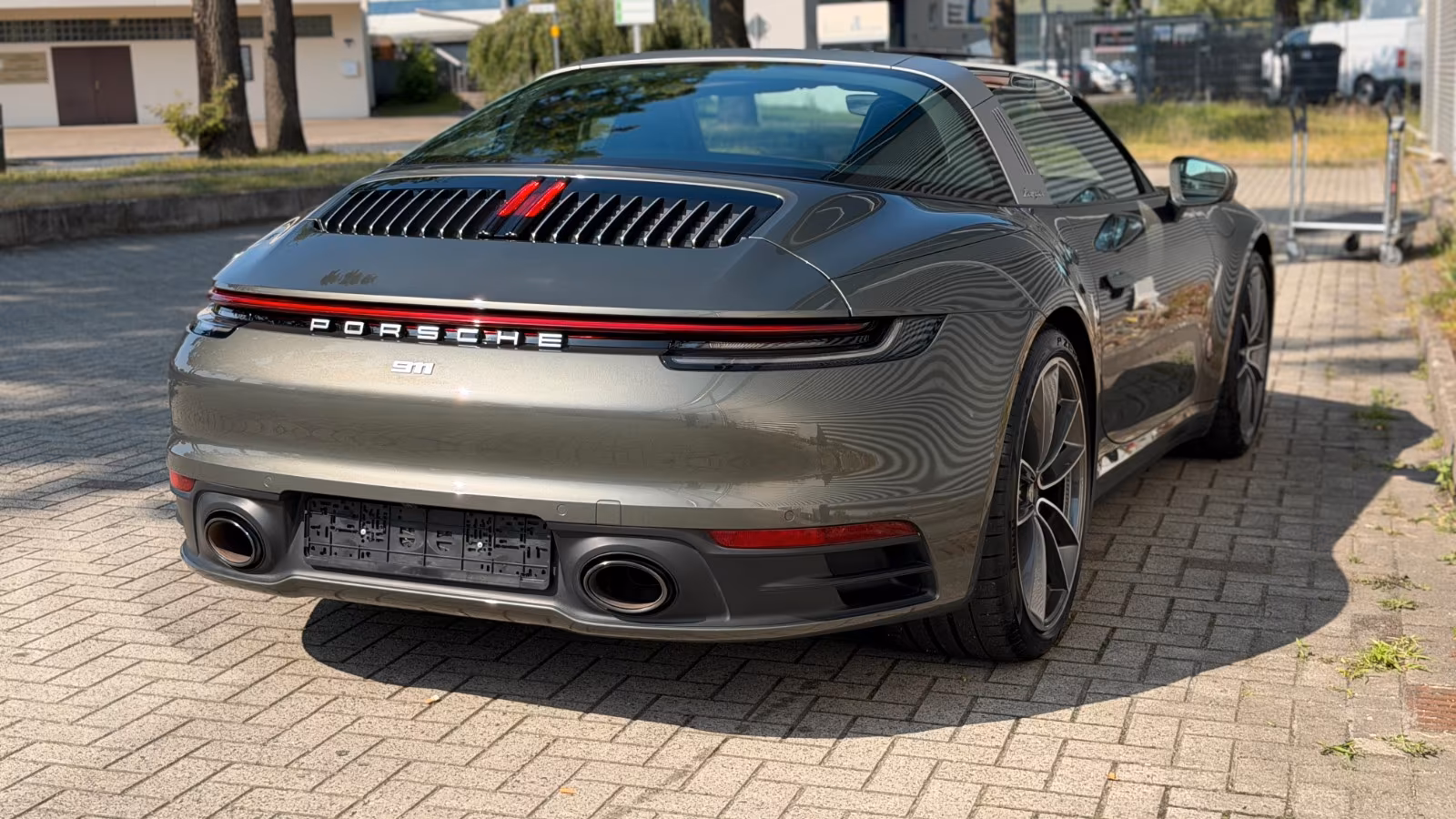 Porsche Gebrauchtwagenangebot PORSCHE 992 CARRERA 4 TARGA - 2 VORBESITZER