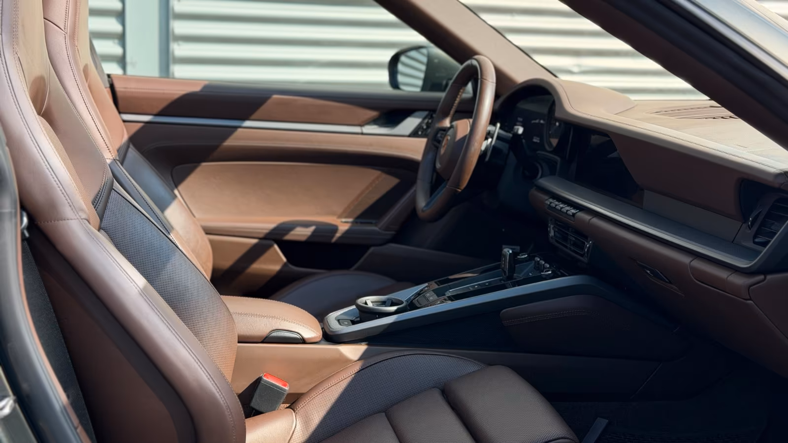 Porsche Gebrauchtwagenangebot PORSCHE 992 CARRERA 4 TARGA - 2 VORBESITZER
