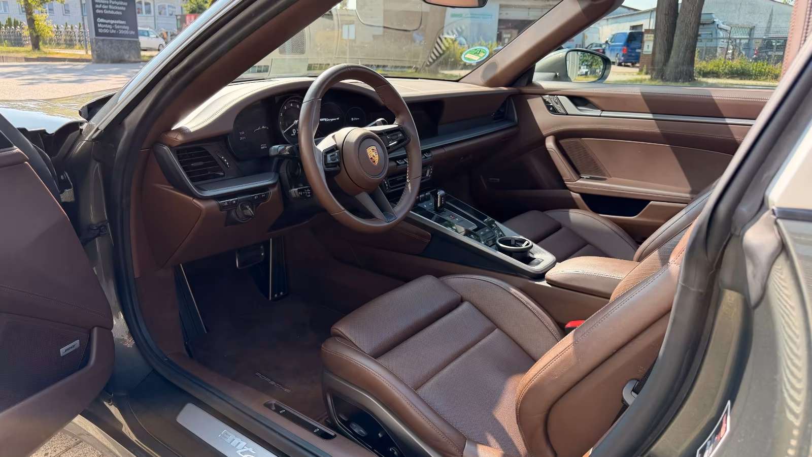 Porsche Gebrauchtwagenangebot PORSCHE 992 CARRERA 4 TARGA - 2 VORBESITZER