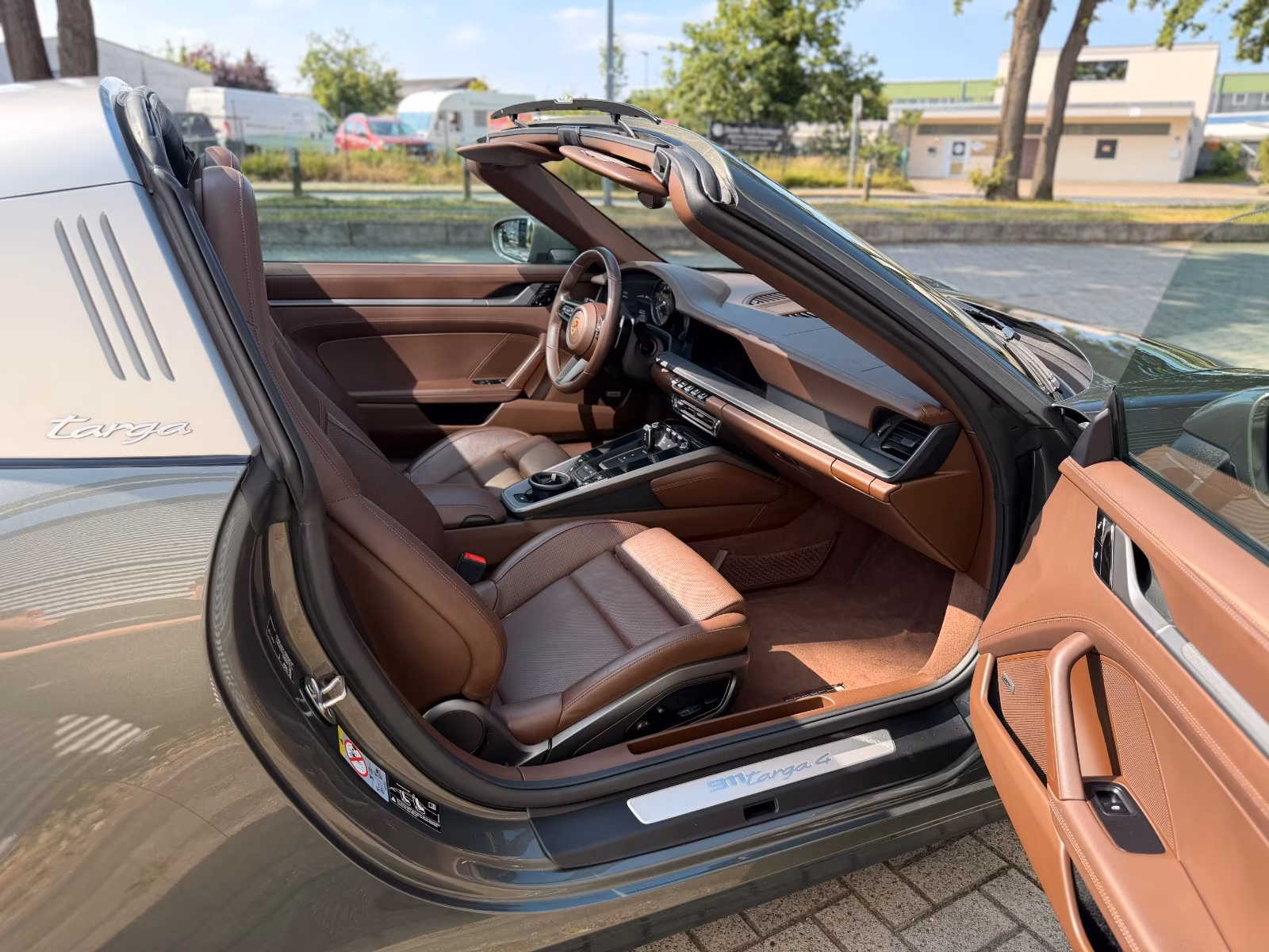 Porsche Gebrauchtwagenangebot PORSCHE 992 CARRERA 4 TARGA - 2 VORBESITZER