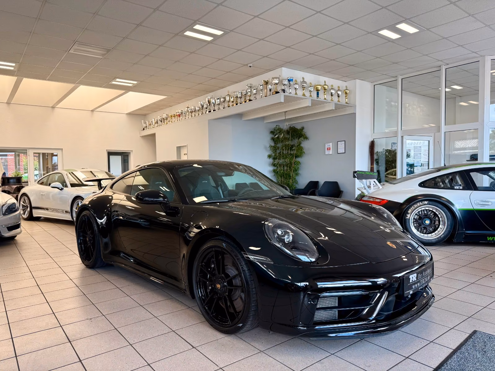 PORSCHE 992 CARRERA GTS - SCHWARZ, AERO-KIT, 2.HAND