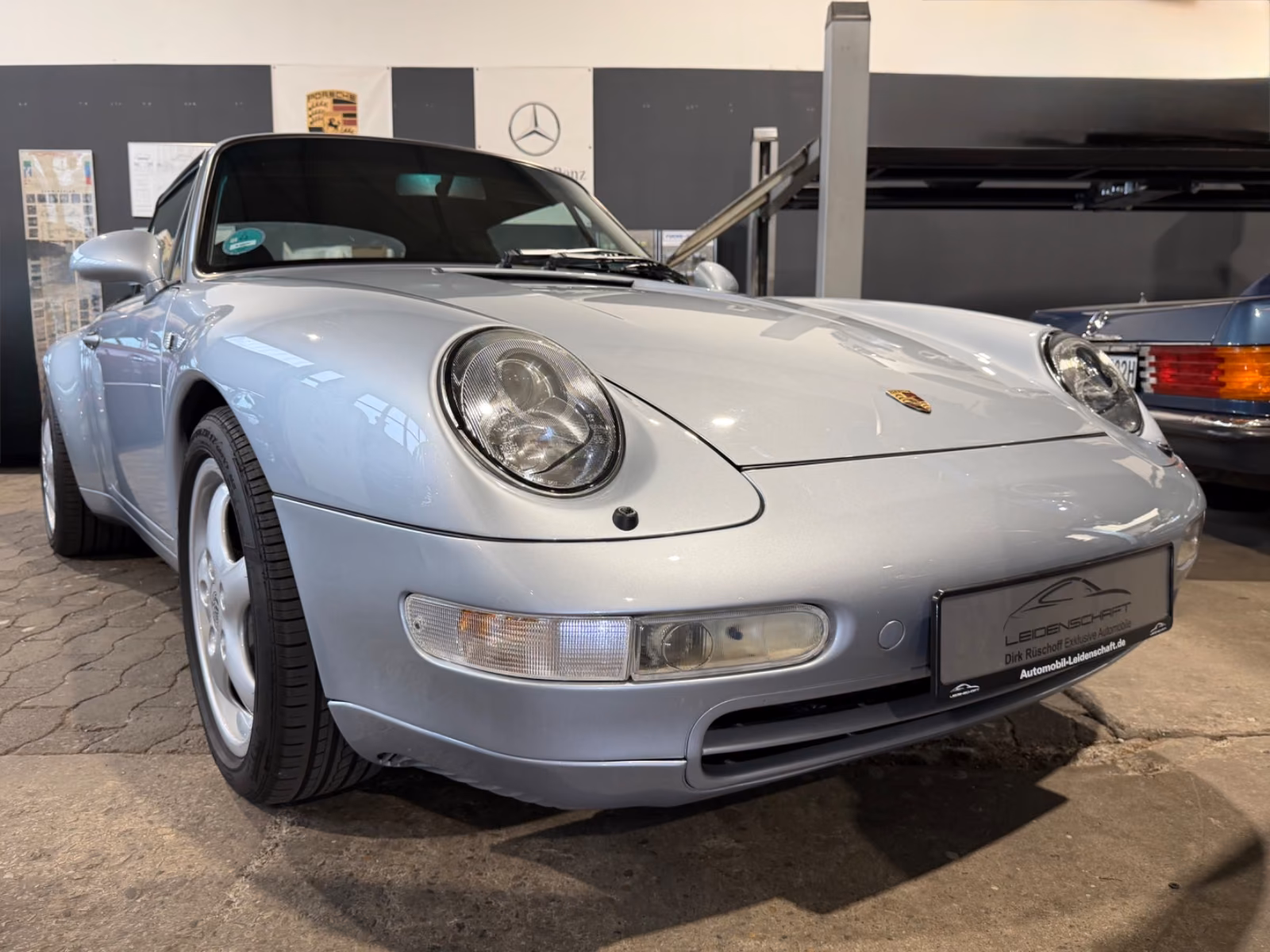 Porsche Gebrauchtwagenangebot PORSCHE 993 CARRERA 2 CABRIOLET - SCHECKHEFT, POLARSILBER