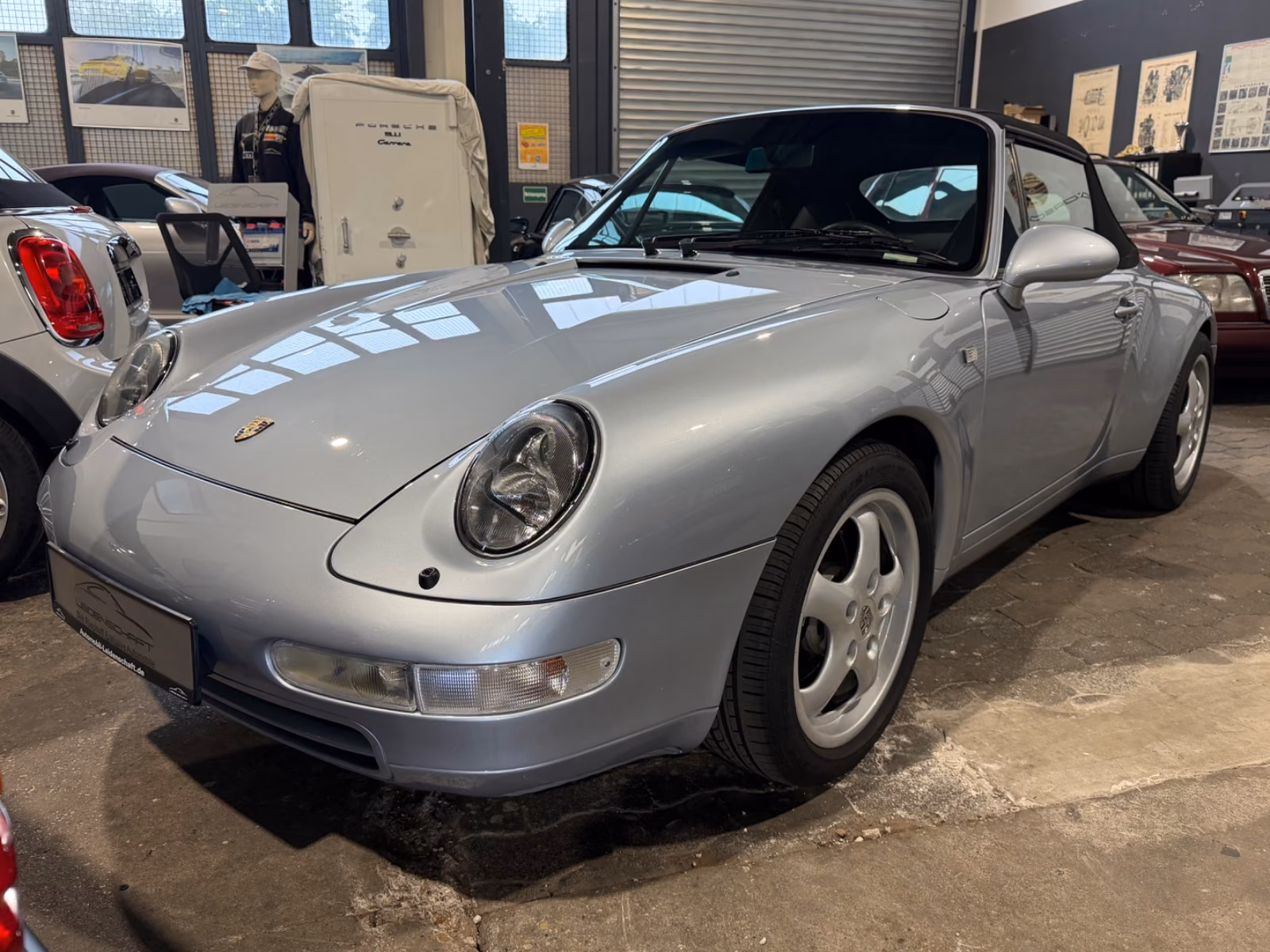 Porsche Gebrauchtwagenangebot PORSCHE 993 CARRERA 2 CABRIOLET - SCHECKHEFT, POLARSILBER
