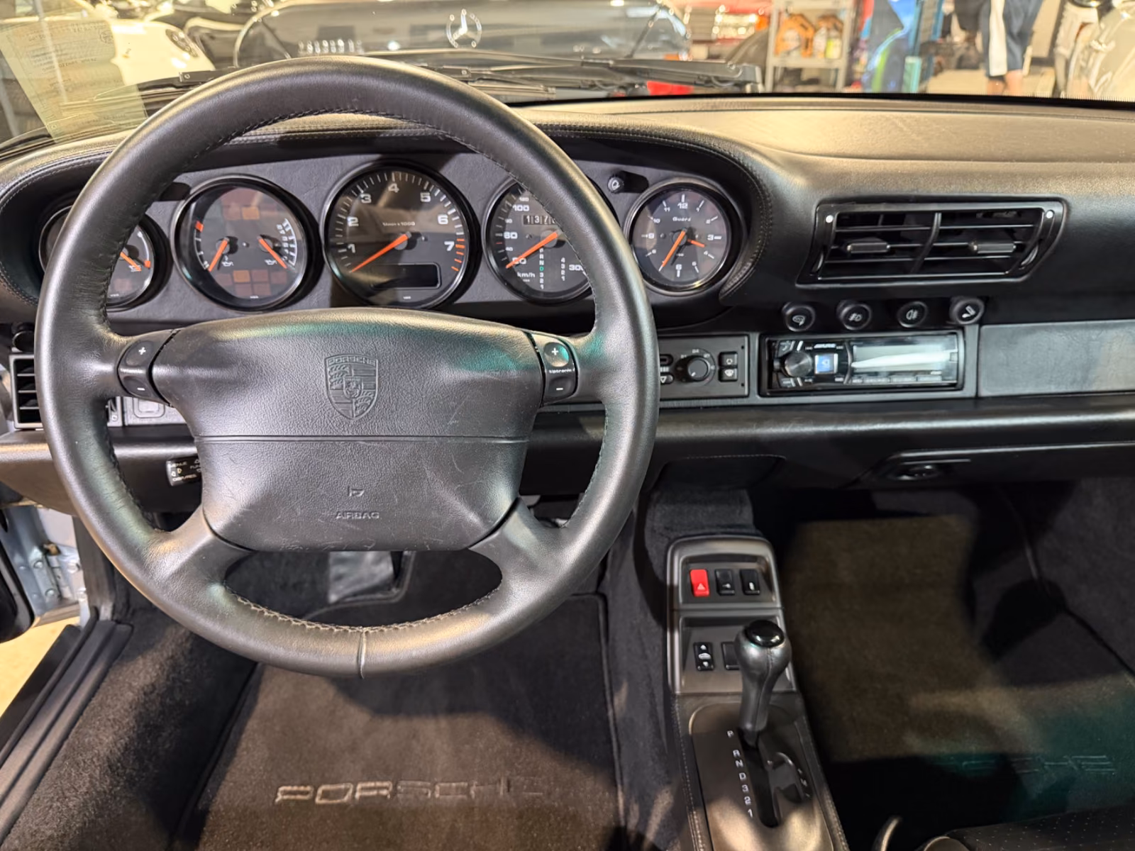Porsche Gebrauchtwagenangebot PORSCHE 993 CARRERA 2 CABRIOLET - SCHECKHEFT, POLARSILBER