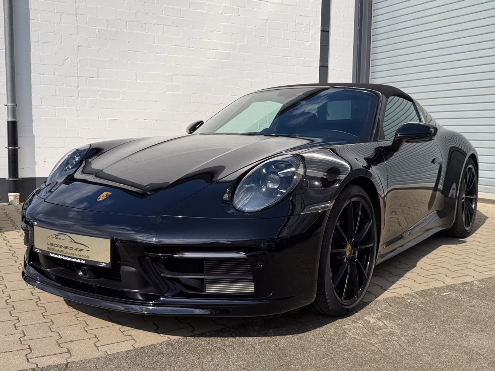 Porsche Gebrauchtwagenangebot PORSCHE 992 TARGA 4S IN SCHWARZ - 1. HAND, LIFTSYSTEM
