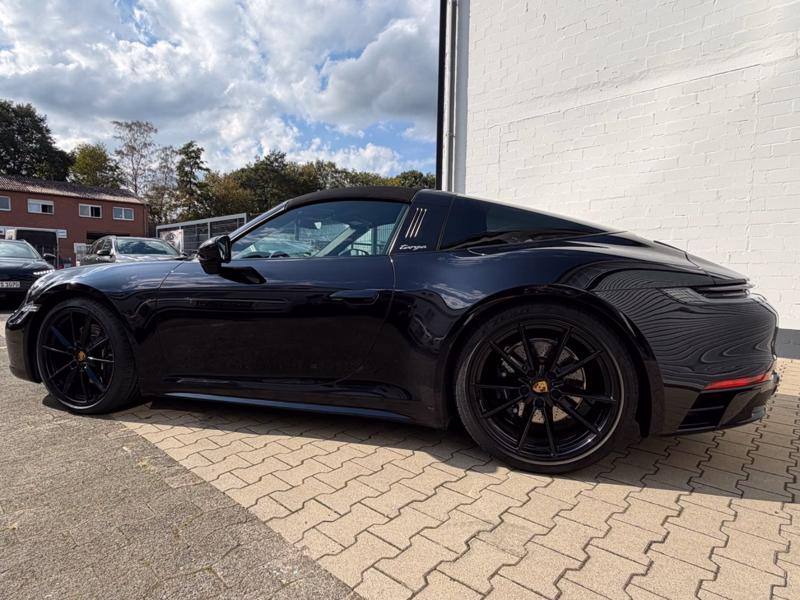 Porsche Gebrauchtwagenangebot PORSCHE 992 TARGA 4S IN SCHWARZ - 1. HAND, LIFTSYSTEM