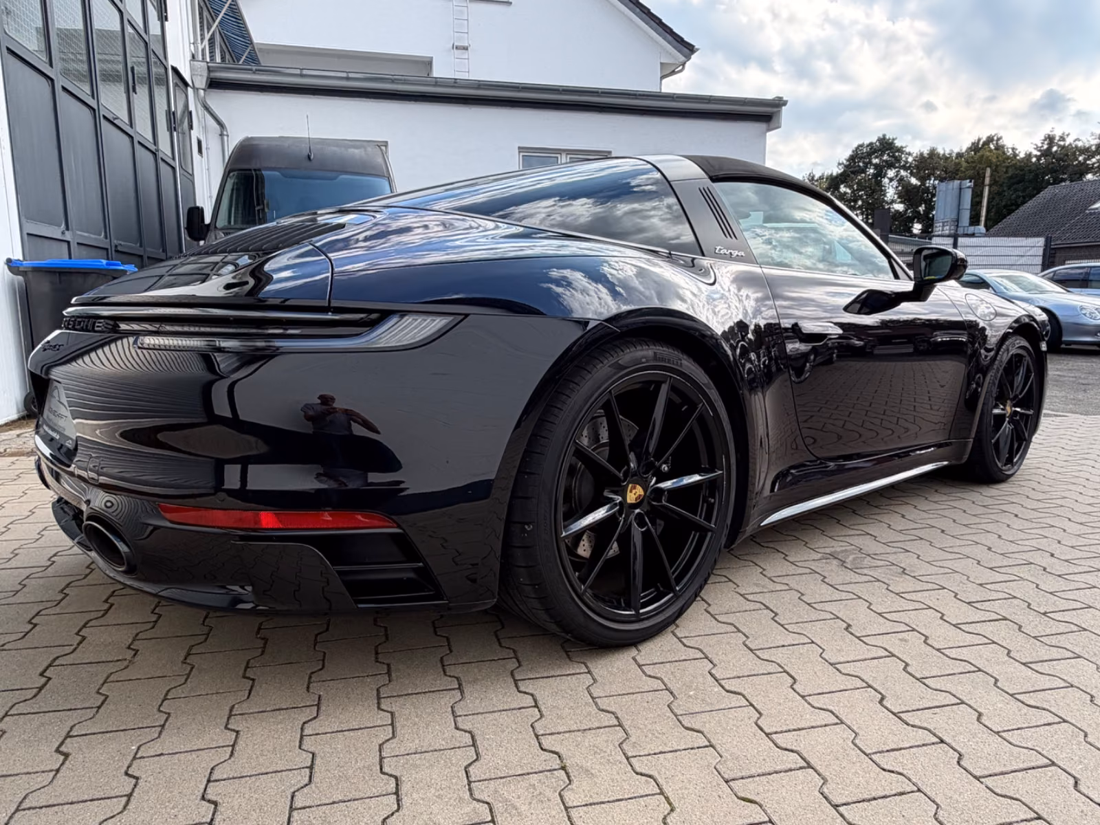 Porsche Gebrauchtwagenangebot PORSCHE 992 TARGA 4S IN SCHWARZ - 1. HAND, LIFTSYSTEM