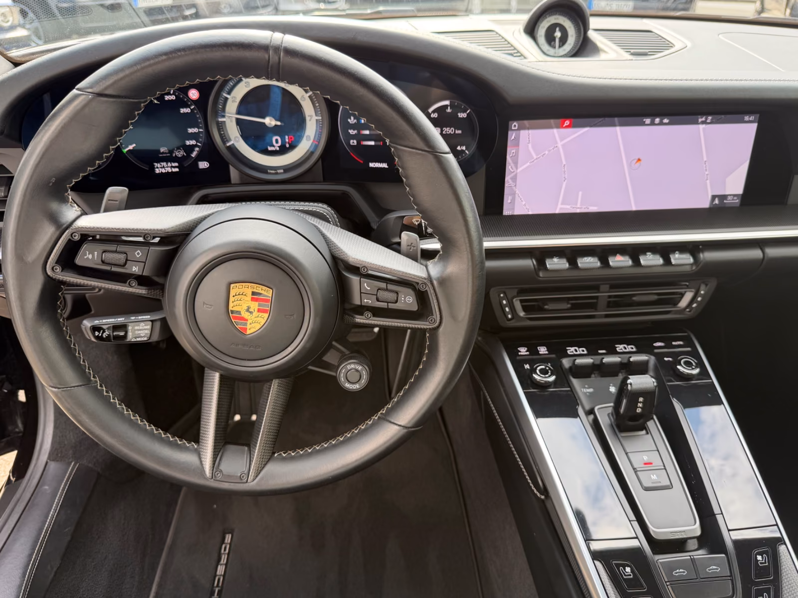 Porsche Gebrauchtwagenangebot PORSCHE 992 TARGA 4S IN SCHWARZ - 1. HAND, LIFTSYSTEM