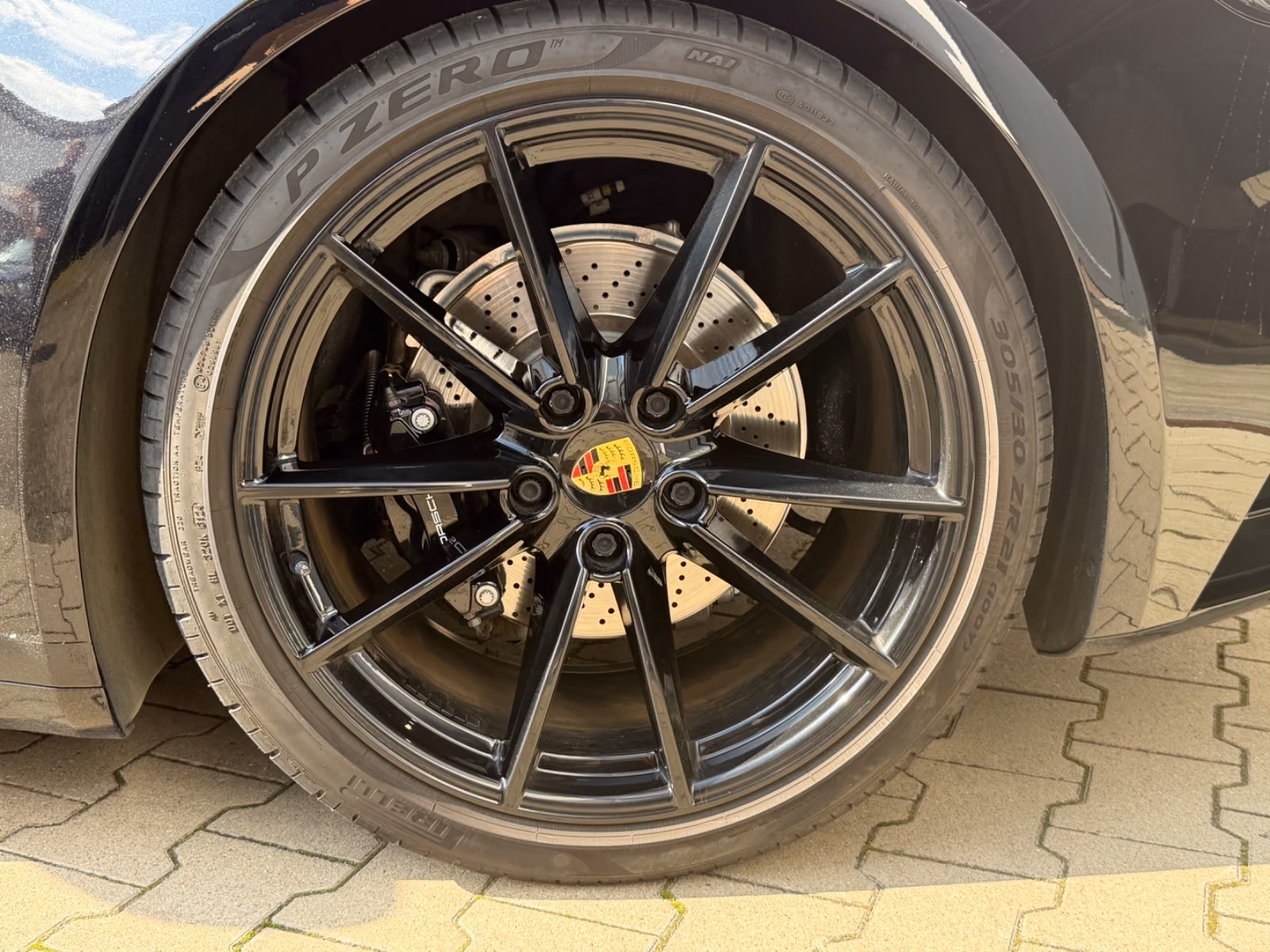 Porsche Gebrauchtwagenangebot PORSCHE 992 TARGA 4S IN SCHWARZ - 1. HAND, LIFTSYSTEM