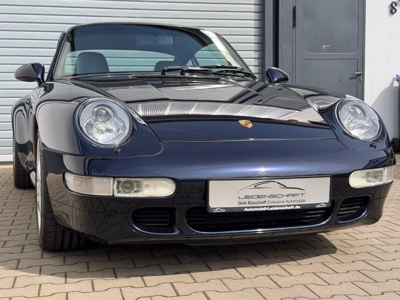 PORSCHE 993 TURBO COUPE IN NACHTBLAU