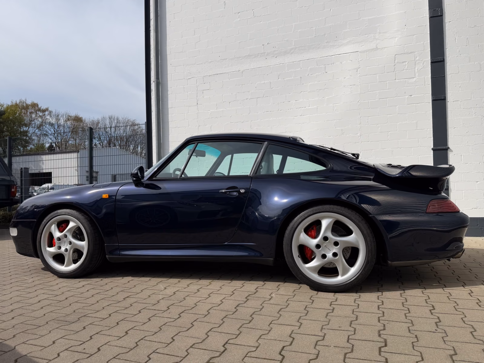 Porsche Gebrauchtwagenangebot PORSCHE 993 TURBO COUPE IN NACHTBLAU