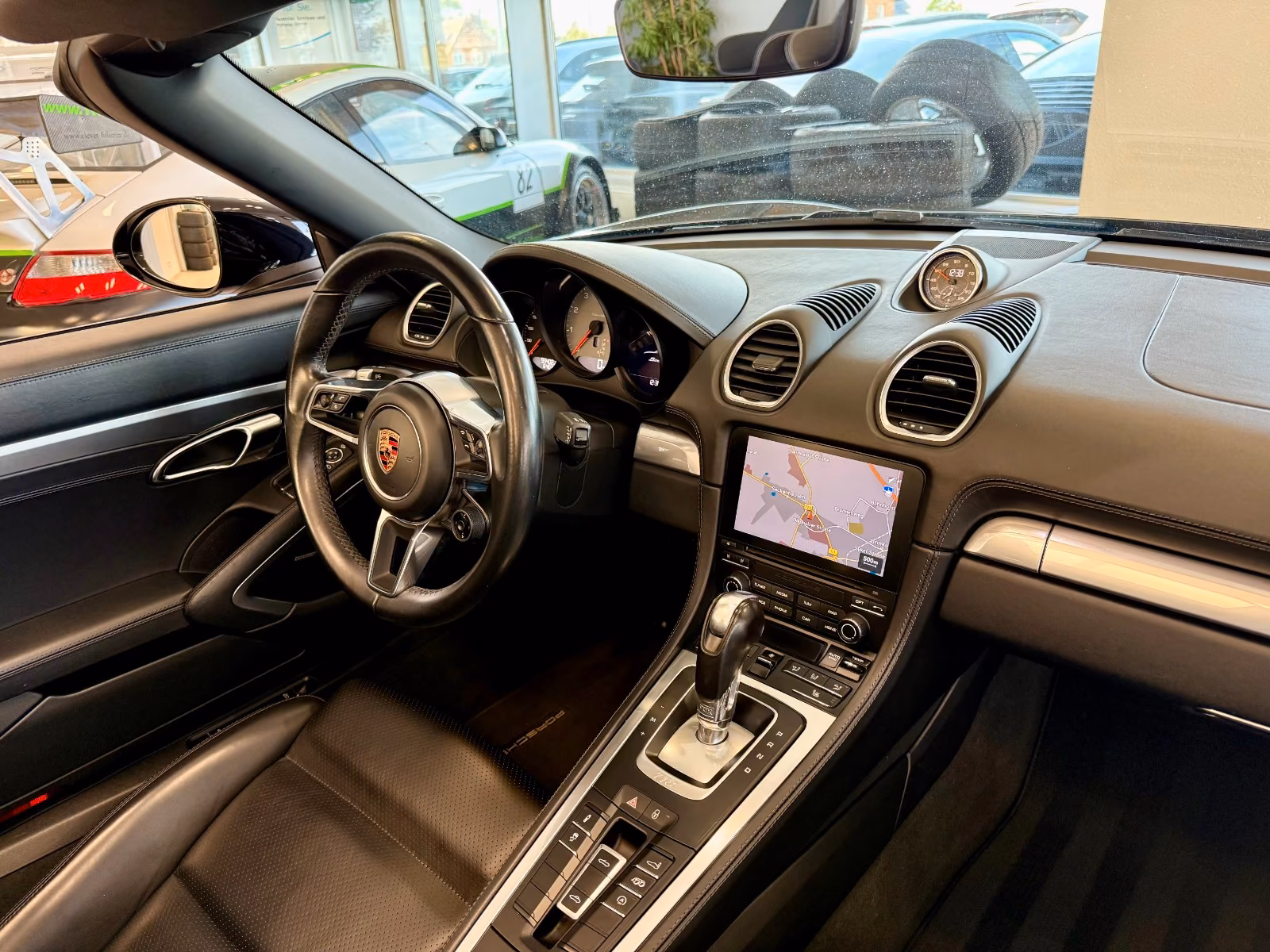 Porsche Gebrauchtwagenangebot PORSCHE BOXSTER S (718) IN TIEFSCHWARZ, 2. HAND