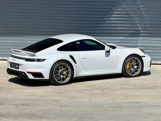 Porsche Gebrauchtwagenangebot PORSCHE 992.1 TURBO S COUPE IN CARRERAWEISS