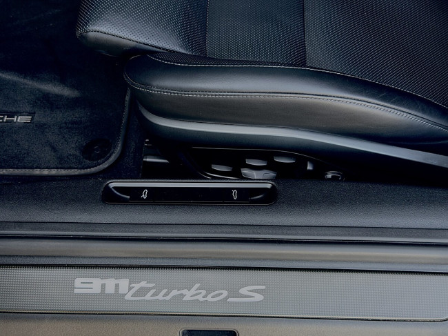 Porsche Gebrauchtwagenangebot PORSCHE 992.1 TURBO S COUPE IN CARRERAWEISS