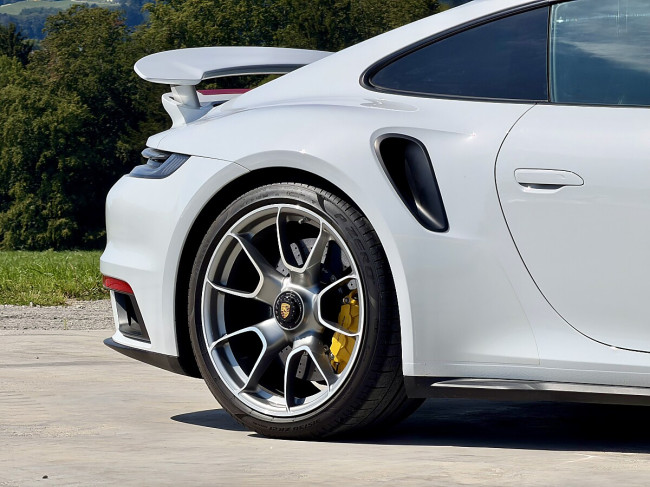 Porsche Gebrauchtwagenangebot PORSCHE 992.1 TURBO S COUPE IN CARRERAWEISS