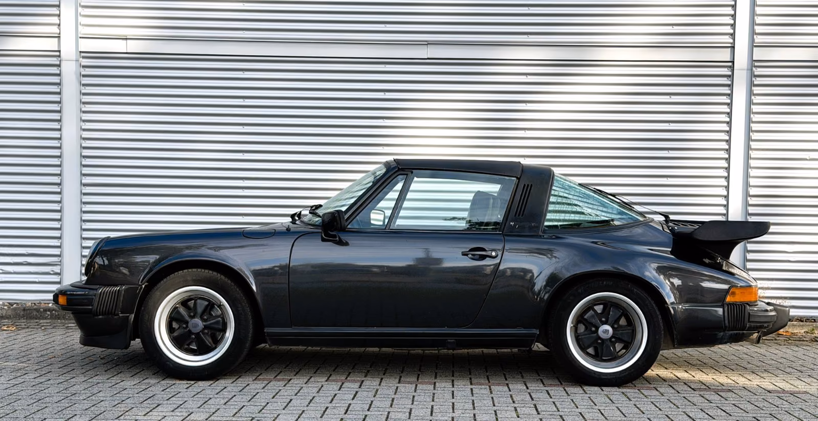 Porsche Gebrauchtwagenangebot PORSCHE 911 SC 3.0L TARGA - SCHWARZ-METALLIC