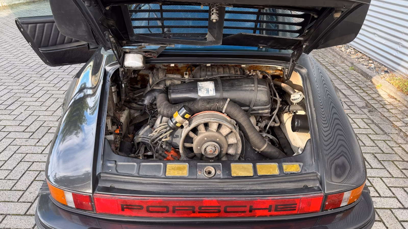 Porsche Gebrauchtwagenangebot PORSCHE 911 SC 3.0L TARGA - SCHWARZ-METALLIC