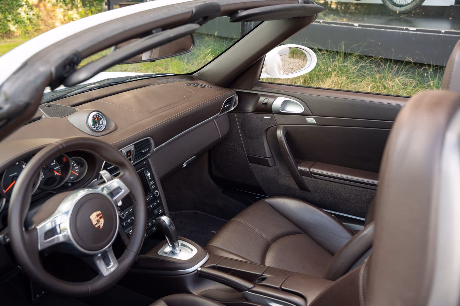 Porsche Gebrauchtwagenangebot PORSCHE 997.2 CARRERA 4 CABRIOLET IN CARRERAWEISS
