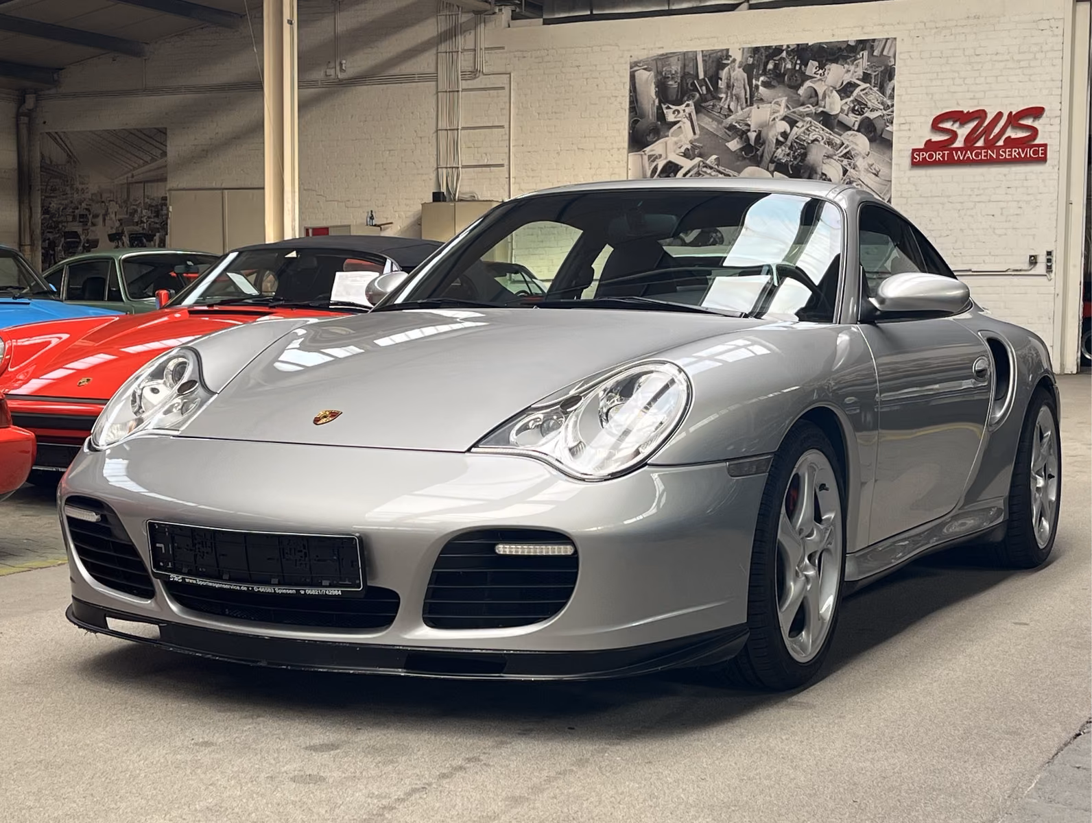 PORSCHE 996 TURBO COUPE IN SILBER METALLIC