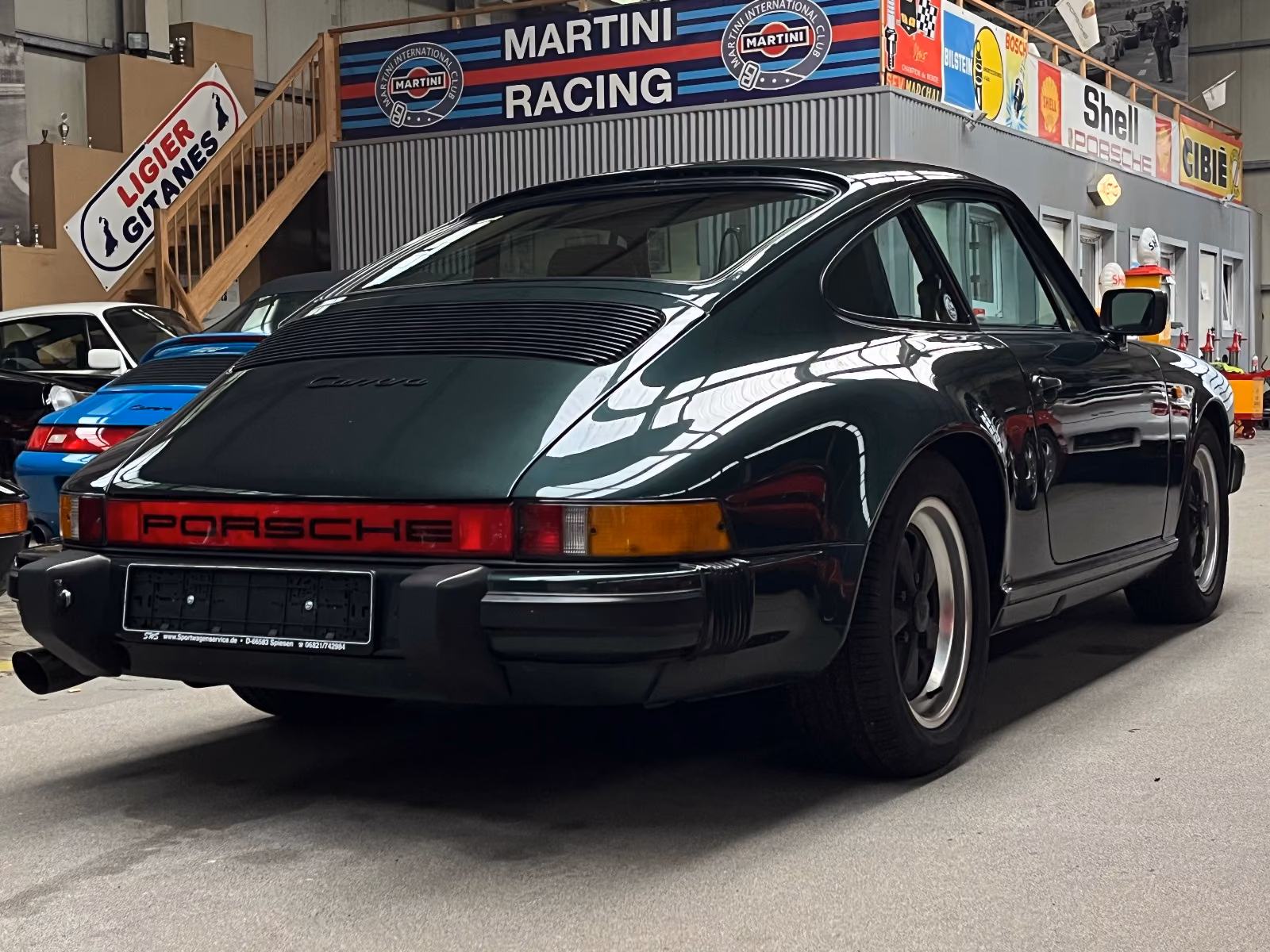 PORSCHE 911 (URMODELL) 3.2L CARRERA COUPE IN MOOSGRÜN